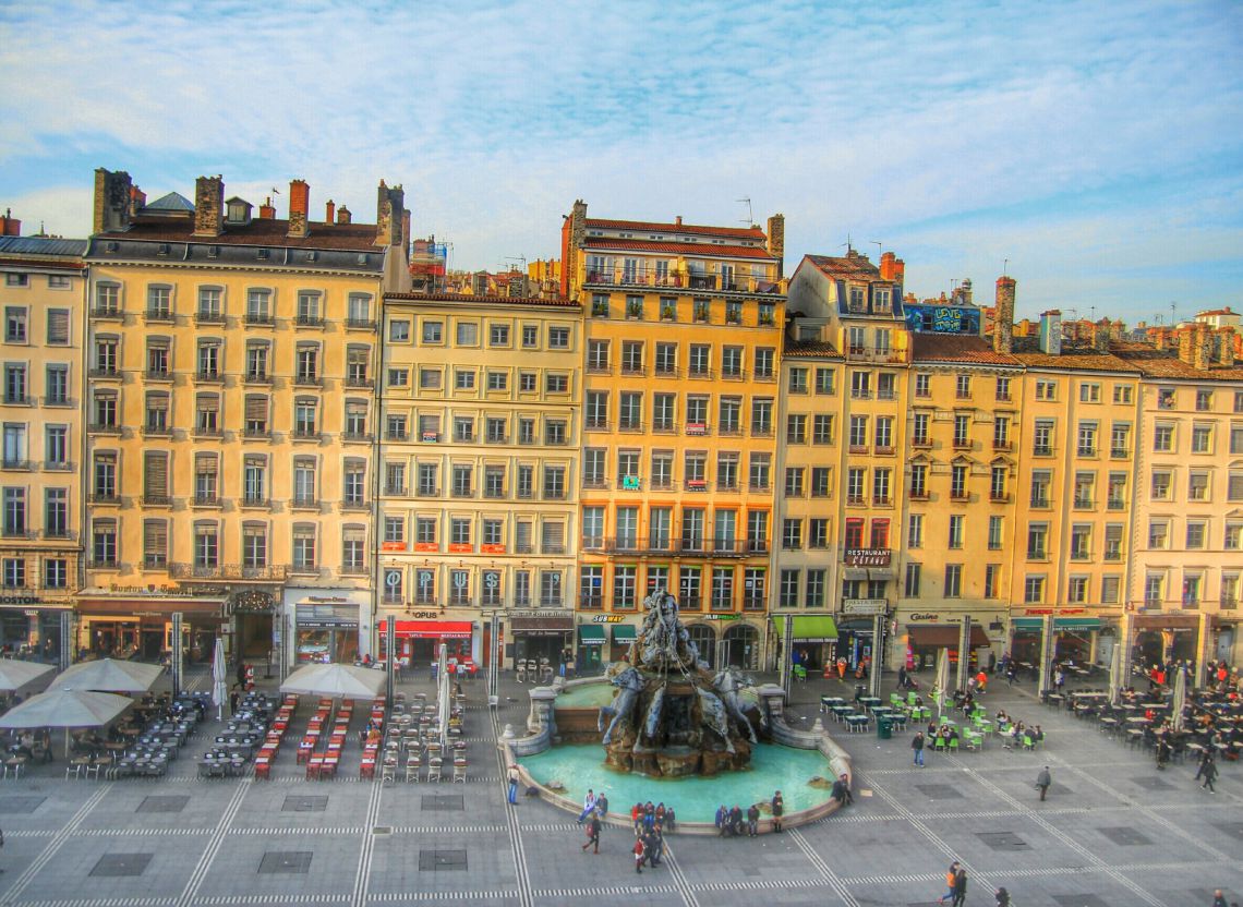 Lyon: La place des Terreaux privée de ses petites fontaines